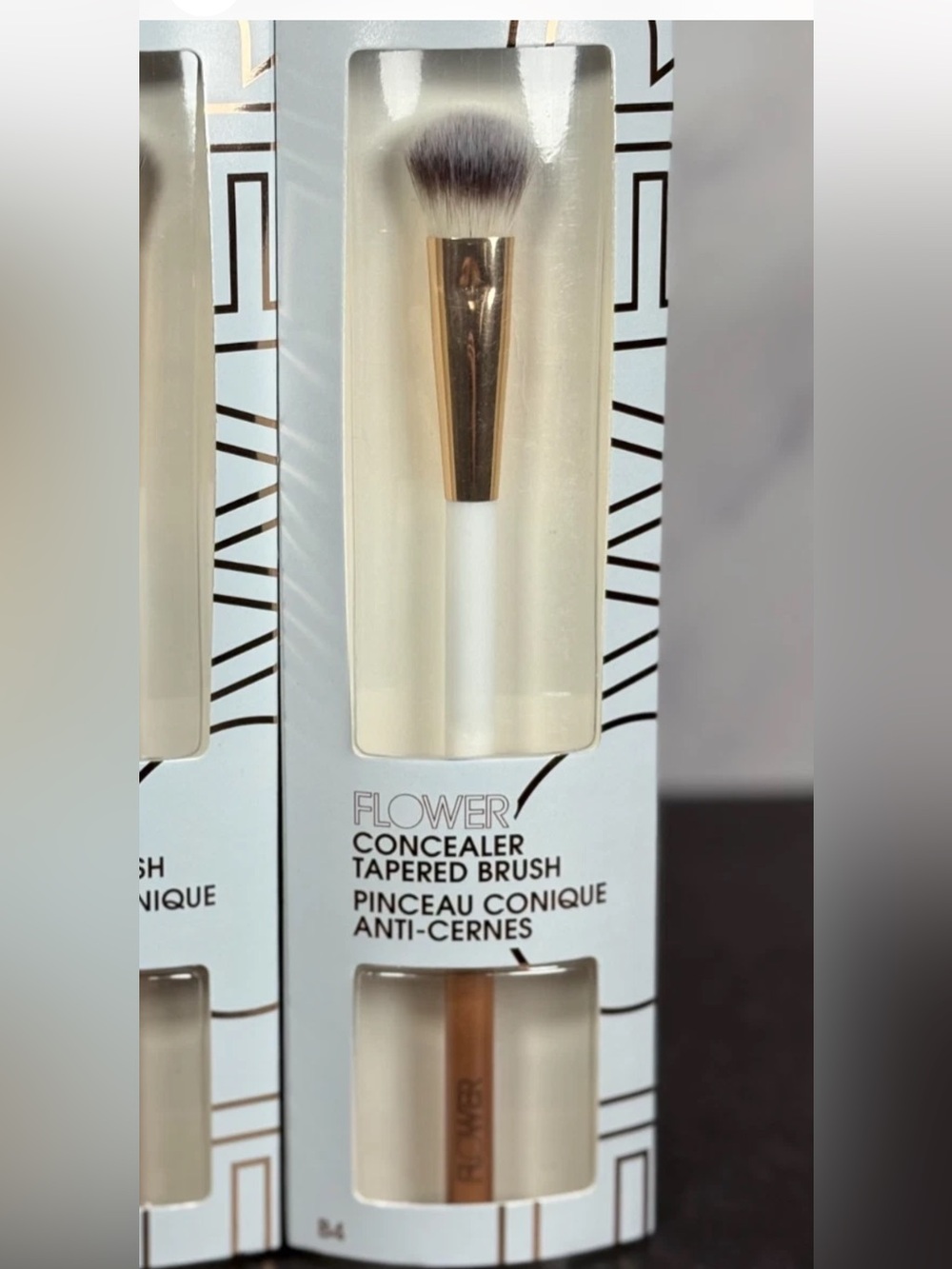 FLOWER by Drew Barrymore Concealor Tapered Brush